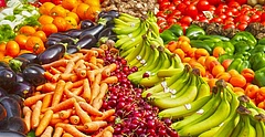 Symbolbild: Obst und Gemüse in einer Auslage