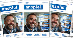 Header Magazin anspiel., Ausgabe 1.26: Fünf Ausgaben der aktuellen Ausgabe liegen aufgefächert nebeneinander.