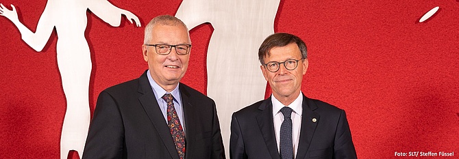 Peter Schindzielorz (l.) mit Landtagspräsident Matthias Rößler (Foto: SLT/ Steffen Füssel)