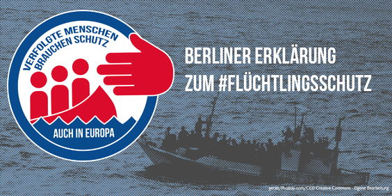 Berliner Erklärung zum Flüchtlingsschutz - Im Logo ist ein stilisiertes Boot mit Menschen und eine helfende Hand dargestellt.